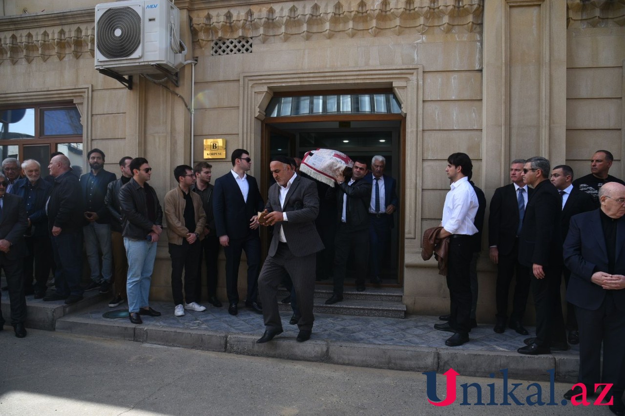 Nazirlər Oqtay Şirəliyevin dəfnində - FOTOLAR (YENİLƏNİB)